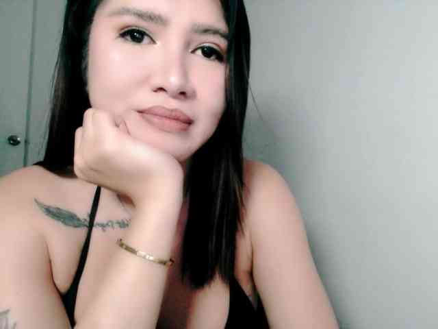 RiriStarr Live Webcam on BongaCams