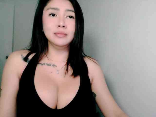 RiriStarr Live Webcam on BongaCams