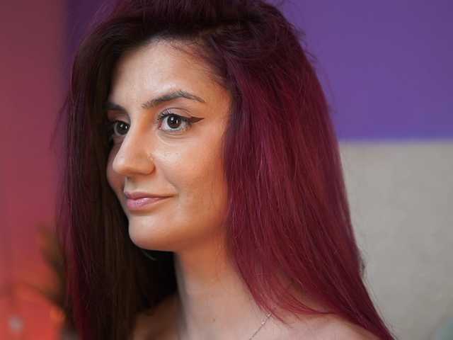 SabrinaHope's BongaCams show and profile