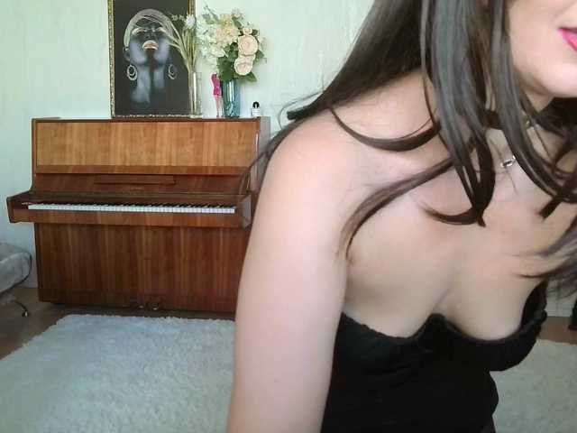 Charmingvenus11701 live webcam show