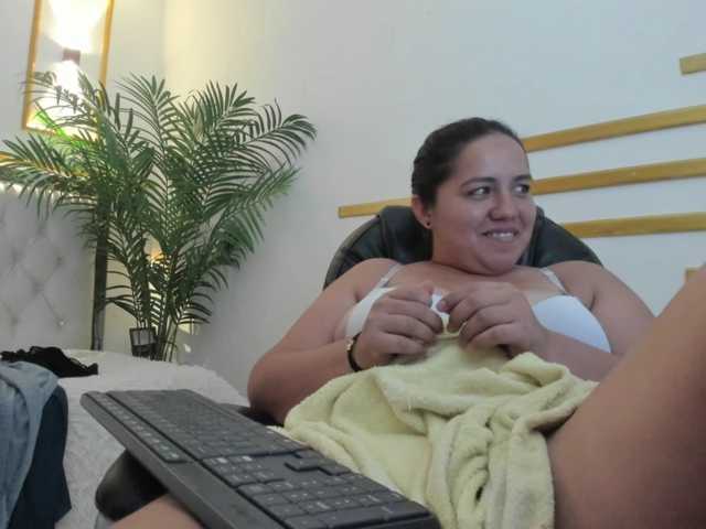 Candy-vega live cam preview