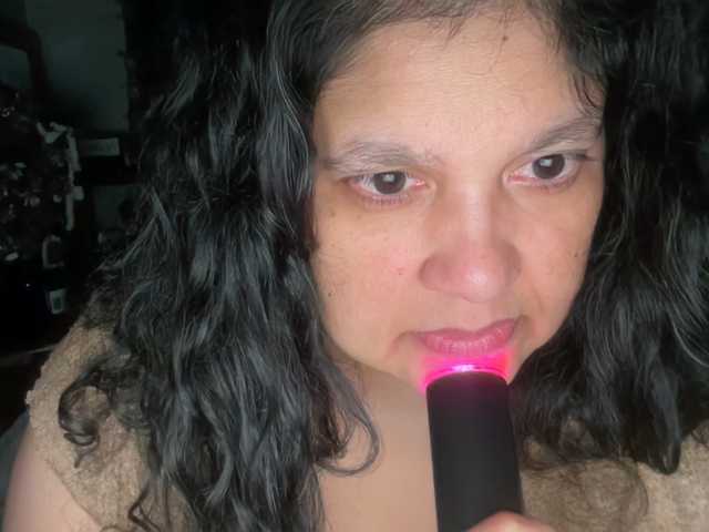 DUMBHOEMELANIE, en directo ahora en BongaCams