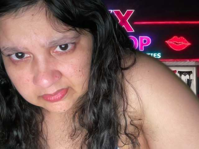 DUMBHOEMELANIE live cam on BongaCams