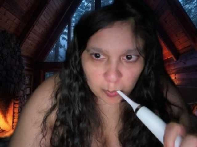 DUMBHOEMELANIE live cam on BongaCams