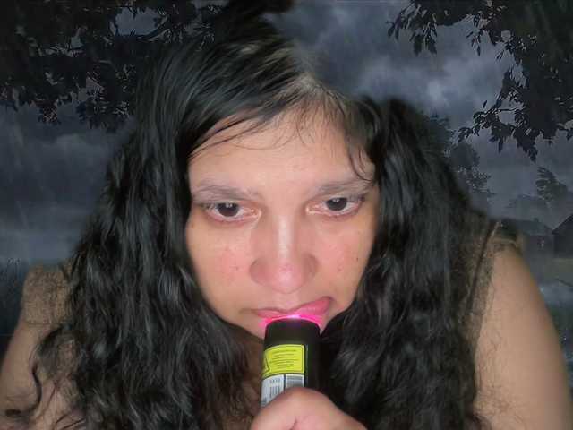 DUMBHOEMELANIE