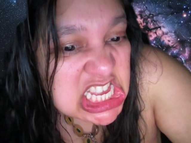 DUMBHOEMELANIE Live Cam and Statistics on UnifiedCams