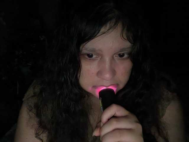 DUMBHOEMELANIE