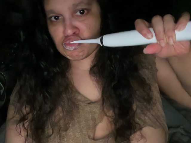 DUMBHOEMELANIE live cam preview