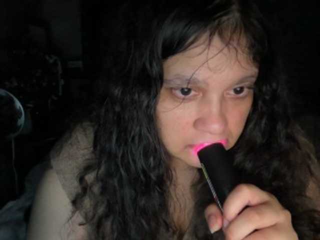 DUMBHOEMELANIE