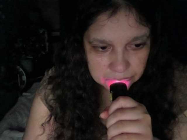 DUMBHOEMELANIE