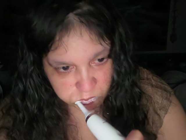 DUMBHOEMELANIE