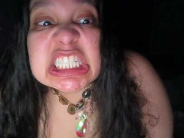 DUMBHOEMELANIE