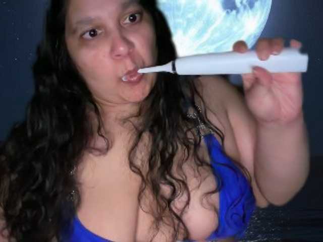 DUMBHOEMELANIE