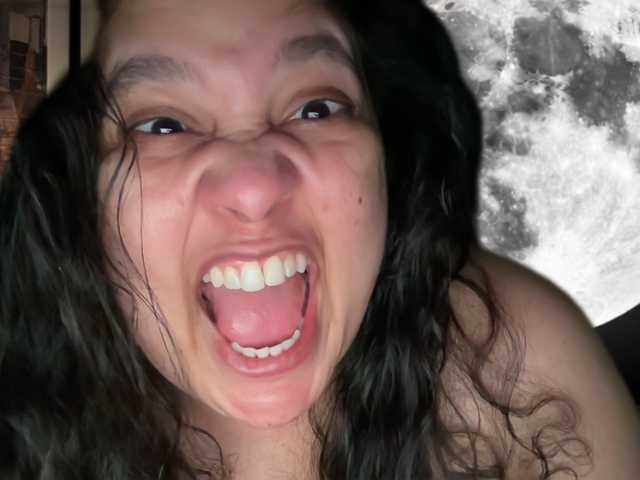 DUMBHOEMELANIE live cam on BongaCams