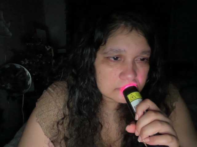 DUMBHOEMELANIE