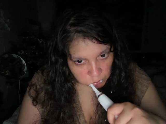 DUMBHOEMELANIE live cam preview