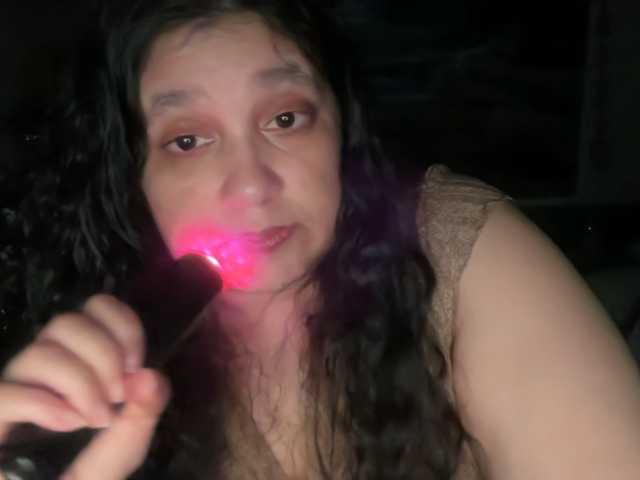 DUMBHOEMELANIE, en vivo ahora en BongaCams