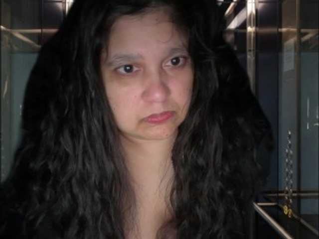 le modèle DUMBHOEMELANIE est en webcam porno dans un show sur le site bongacams, il possède les tags suivants: White/Caucasian,Brunette,Hairy