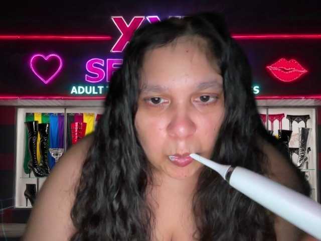 DUMBHOEMELANIE