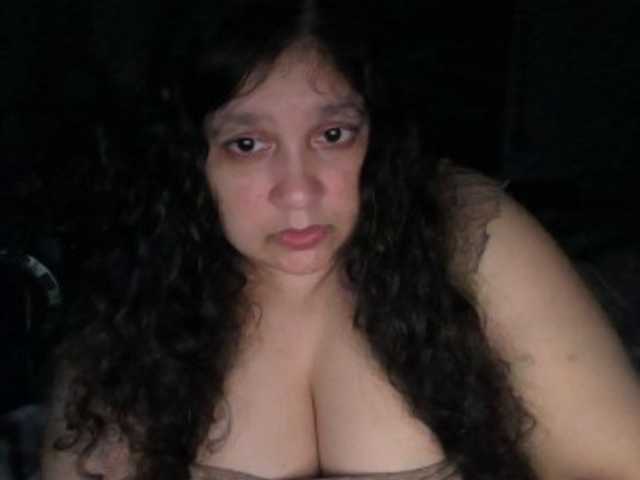 DUMBHOEMELANIE — live female cam