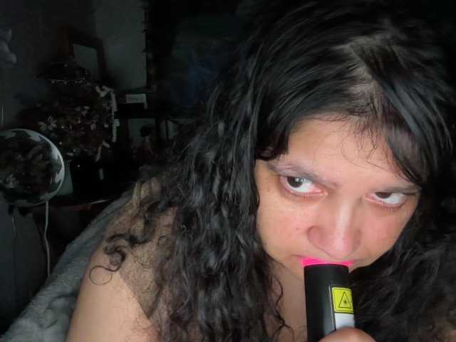 DUMBHOEMELANIE