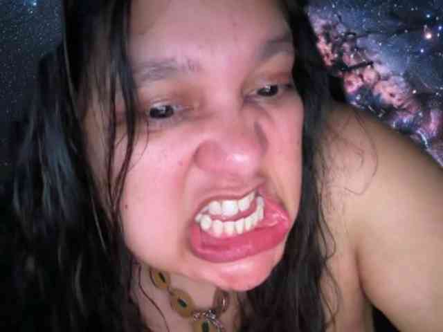 DUMBHOEMELANIE webcam