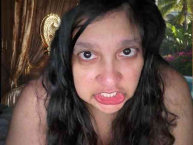 DUMBHOEMELANIE