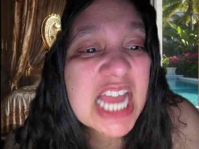 DUMBHOEMELANIE webcam