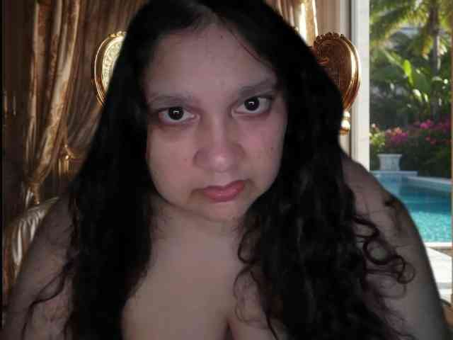 Model: DUMBHOEMELANIE
