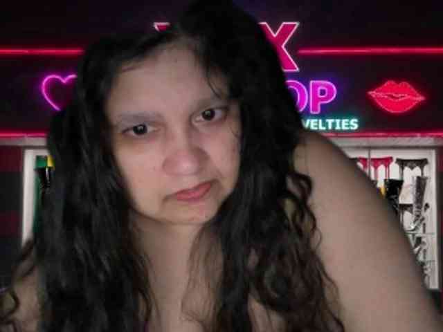DUMBHOEMELANIE
