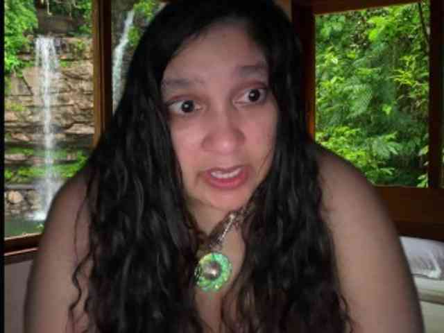 DUMBHOEMELANIE