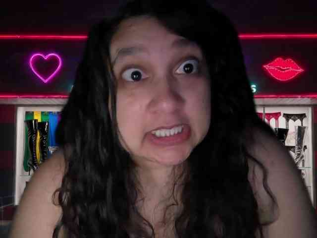 DUMBHOEMELANIE