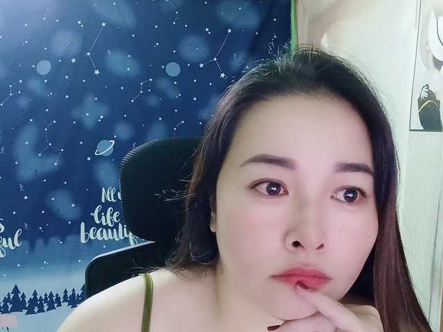 Benahot69 live cam on BongaCams