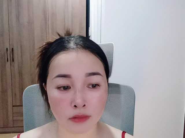 Benahot69 live cam on BongaCams