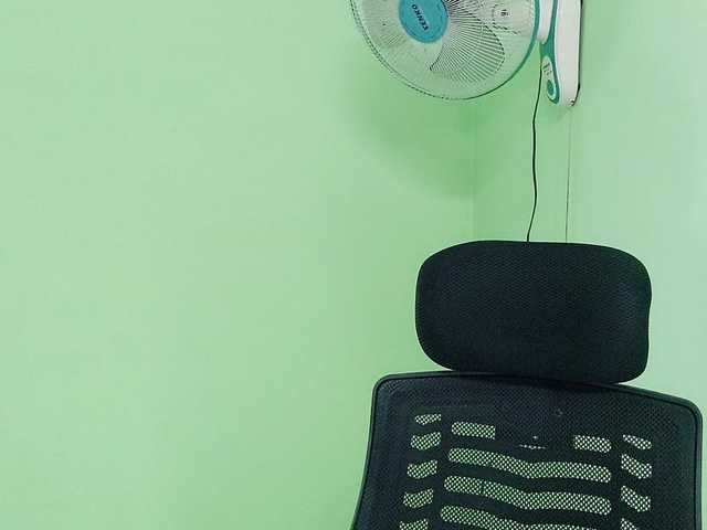 Benahot69's BongaCams show and profile