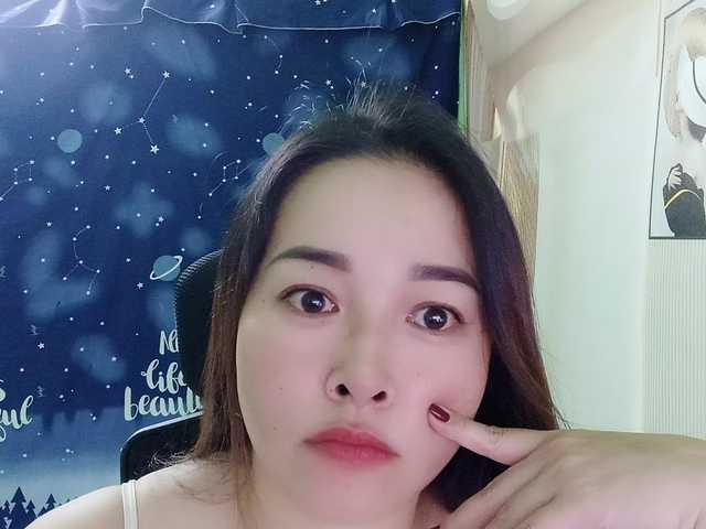 Benahot69 live cam on BongaCams