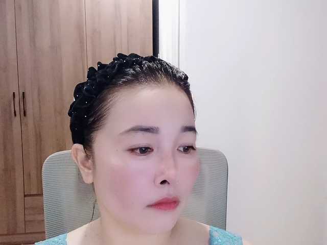Benahot69 live cam on BongaCams
