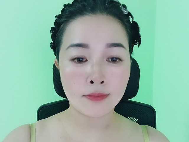 Benahot69's BongaCams show and profile