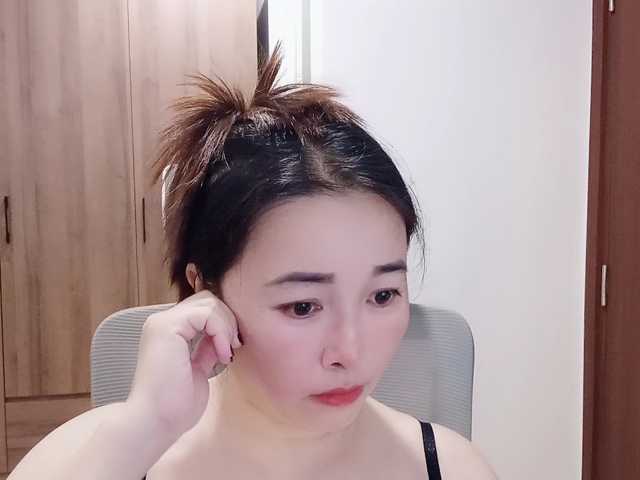 Benahot69 live cam on BongaCams