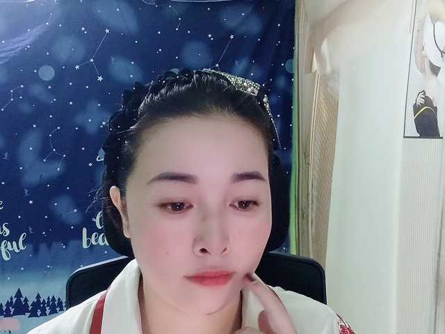 Benahot69 live cam on BongaCams