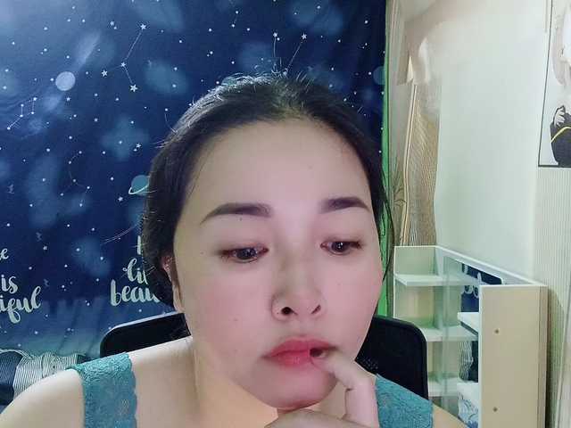 Benahot69 live cam on BongaCams