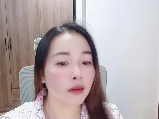 Benahot69 live cam on BongaCams