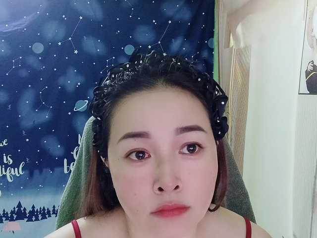 Benahot69 live cam on BongaCams