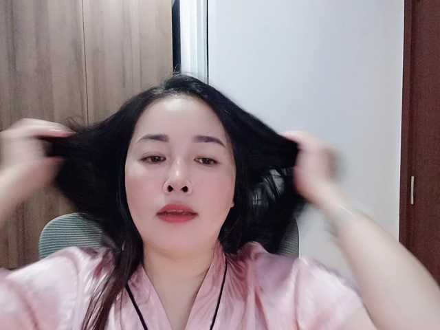 Benahot69 live cam on BongaCams