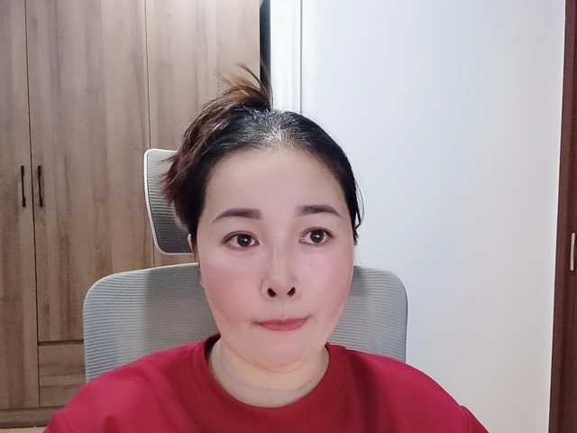 Benahot69 live cam on BongaCams