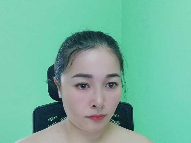 Benahot69's BongaCams show and profile