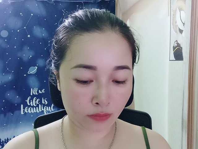 Benahot69 live cam on BongaCams