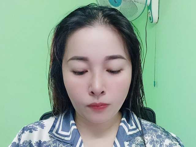 Benahot69's BongaCams show and profile