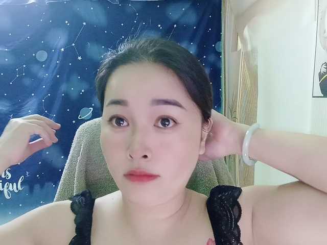 Benahot69 live cam on BongaCams