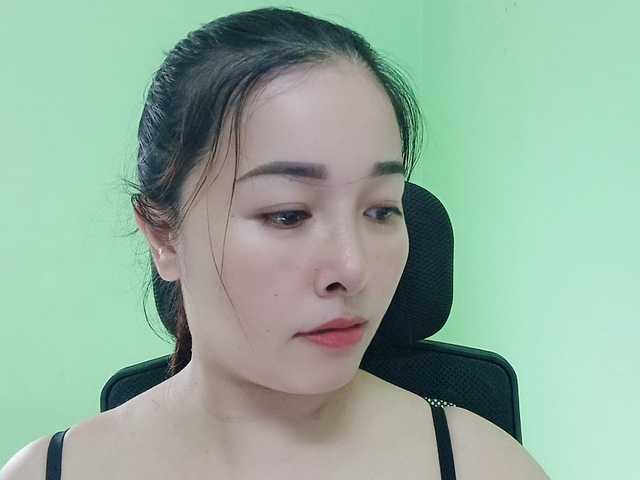 Benahot69's BongaCams show and profile